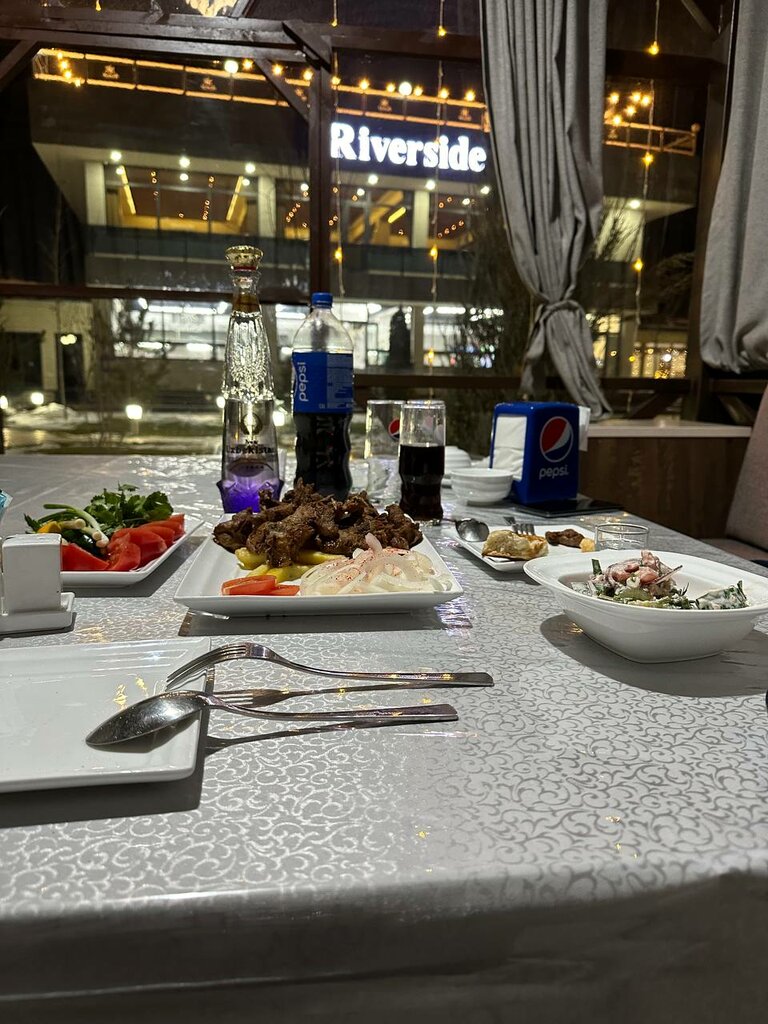 Restoran Riverside, Toshkent viloyati, foto