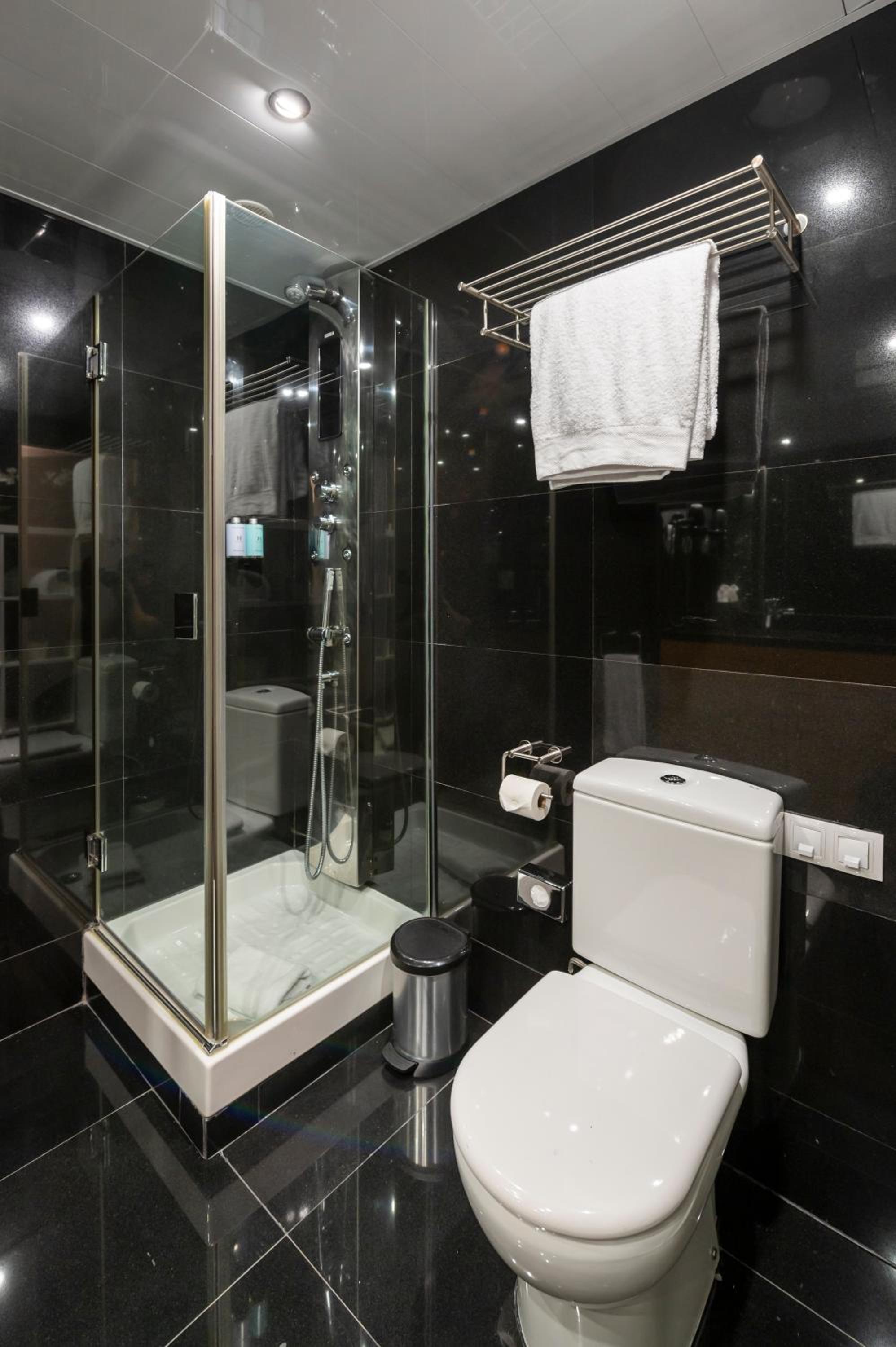 Фото Hesperia Barcelona Fira Apartments