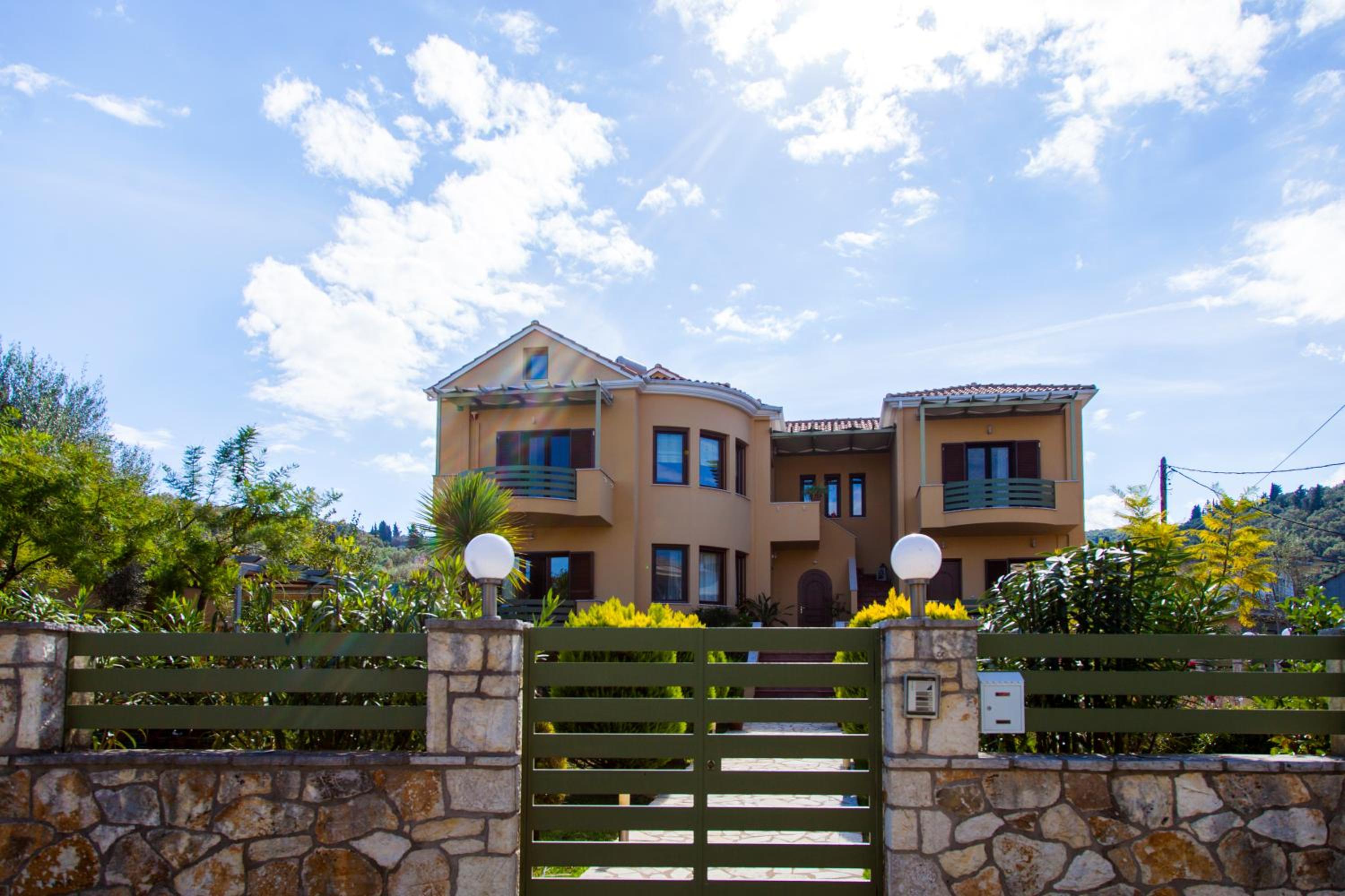 Фото Armonia apartments