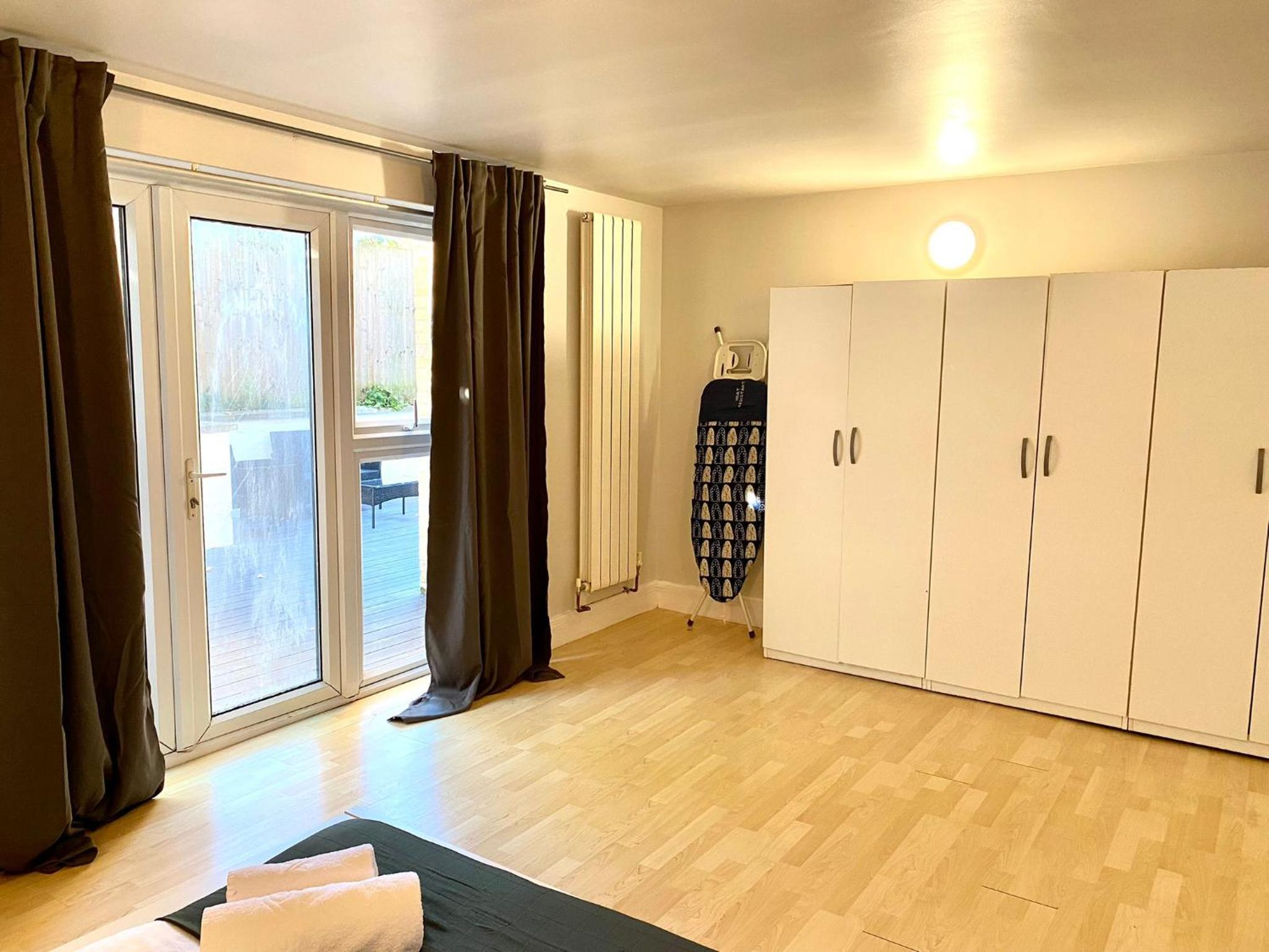 Фото Westciti Caroco Aparthotel