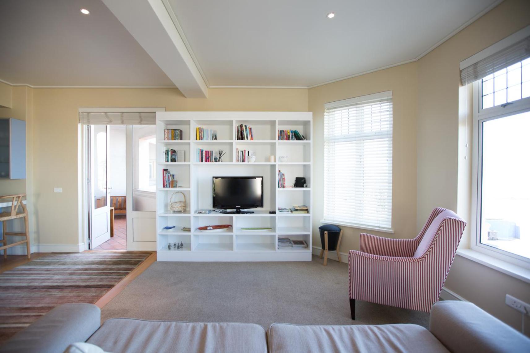 Фото The Majestic Apartment