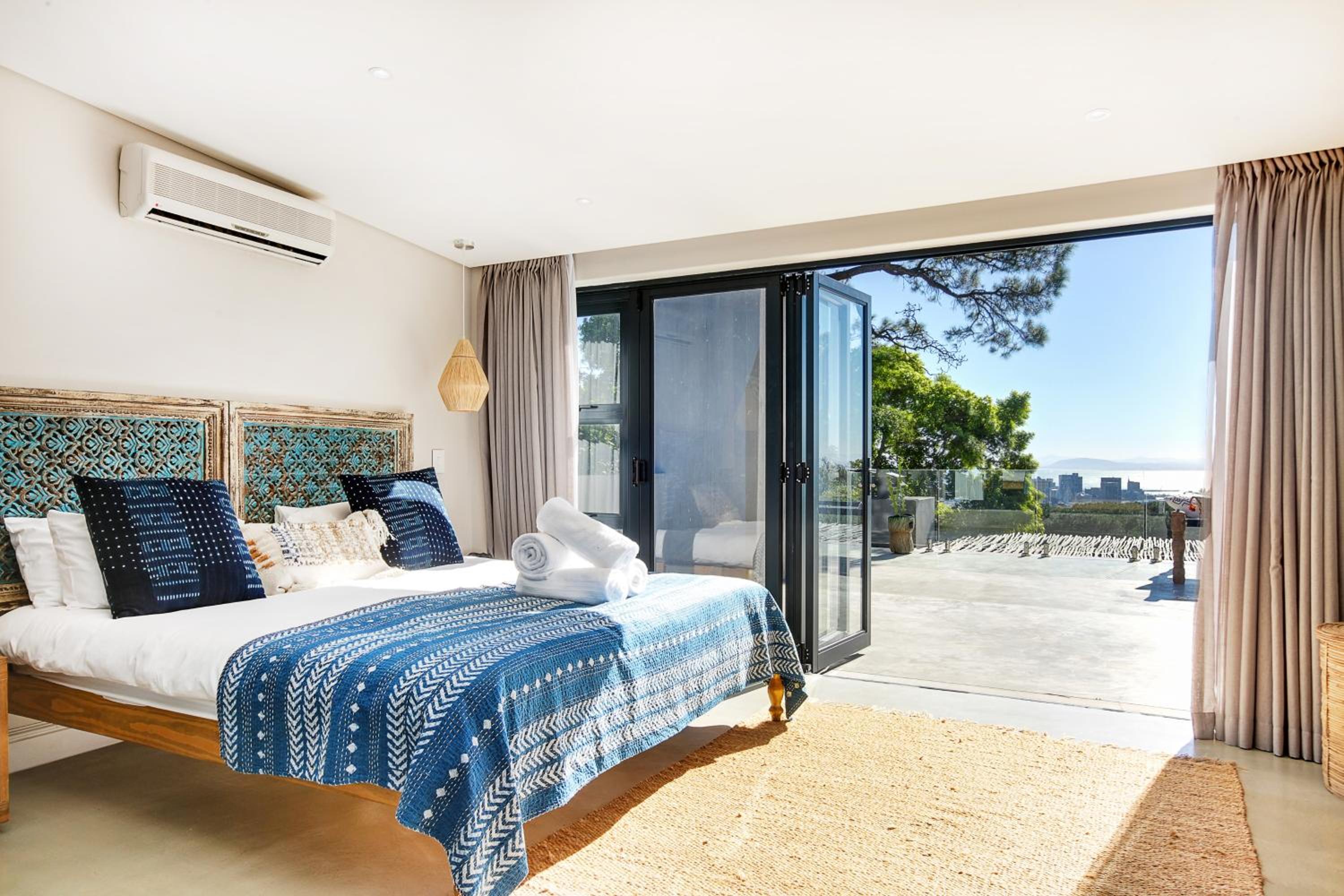 Фото Table Mountain Retreat