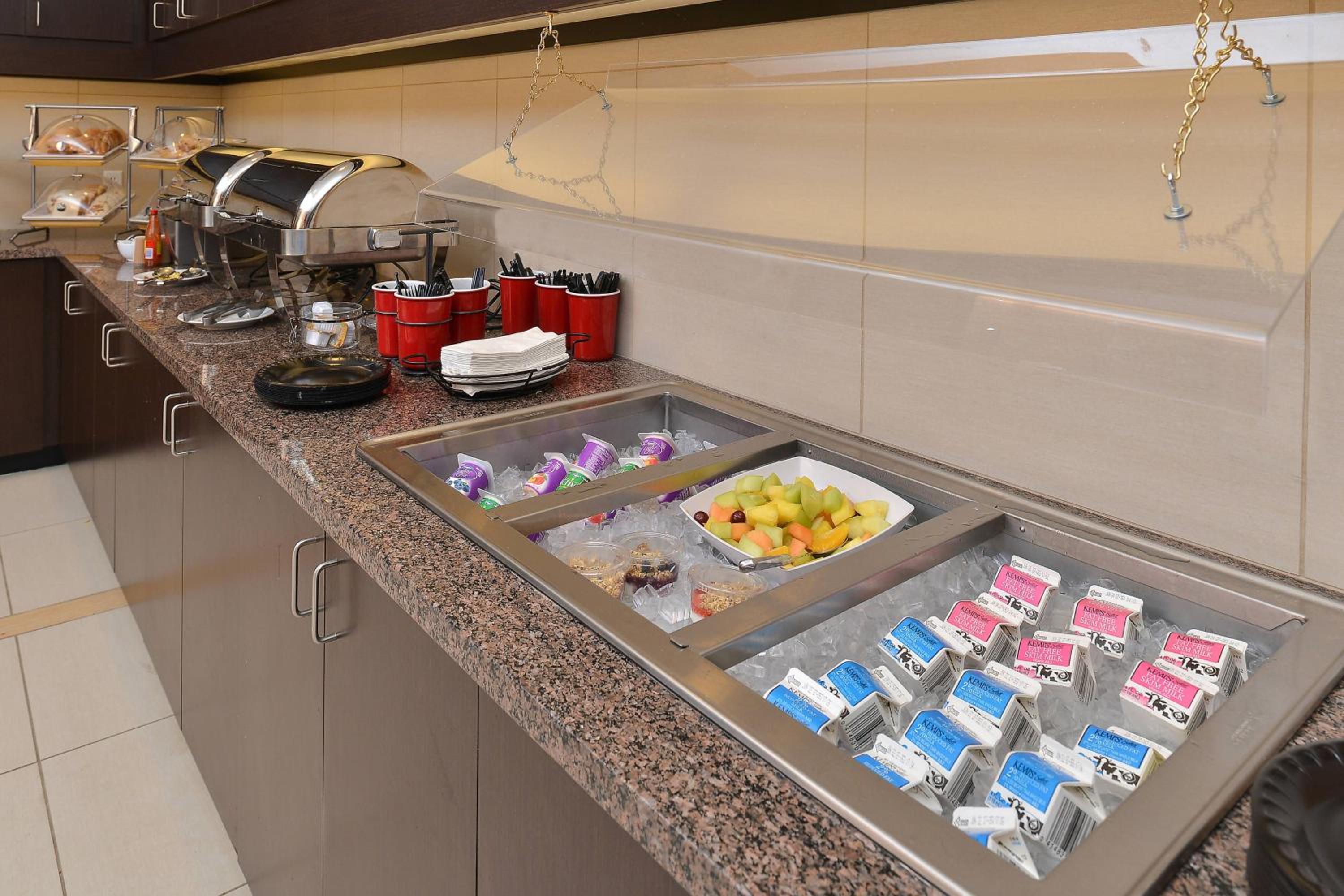 Фото Residence Inn Des Moines Downtown