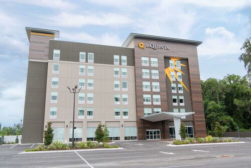 Гостиница La Quinta Inn & Suite by Wyndham Lake City