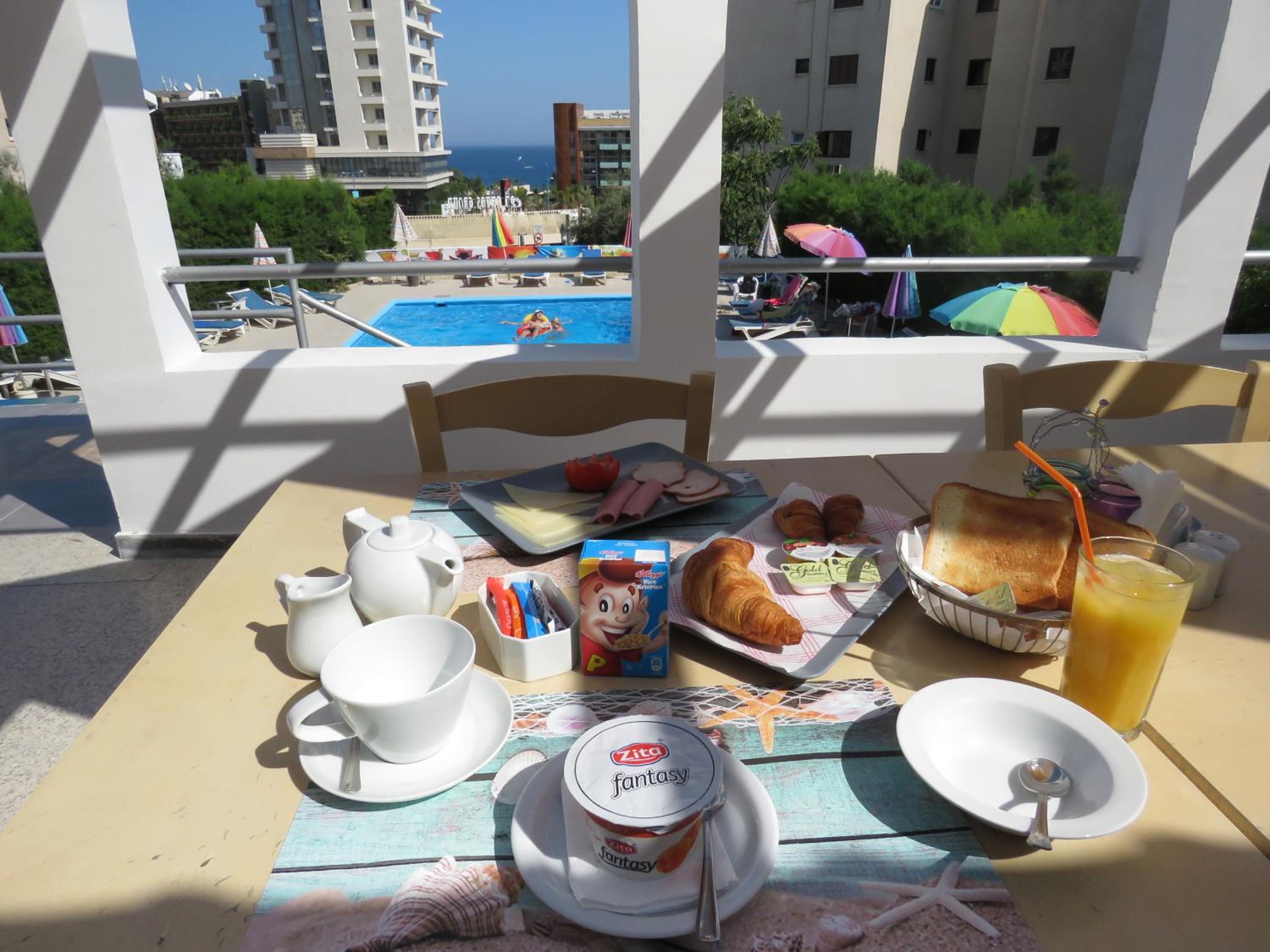 Фото Polyxeni Hotel Apartments