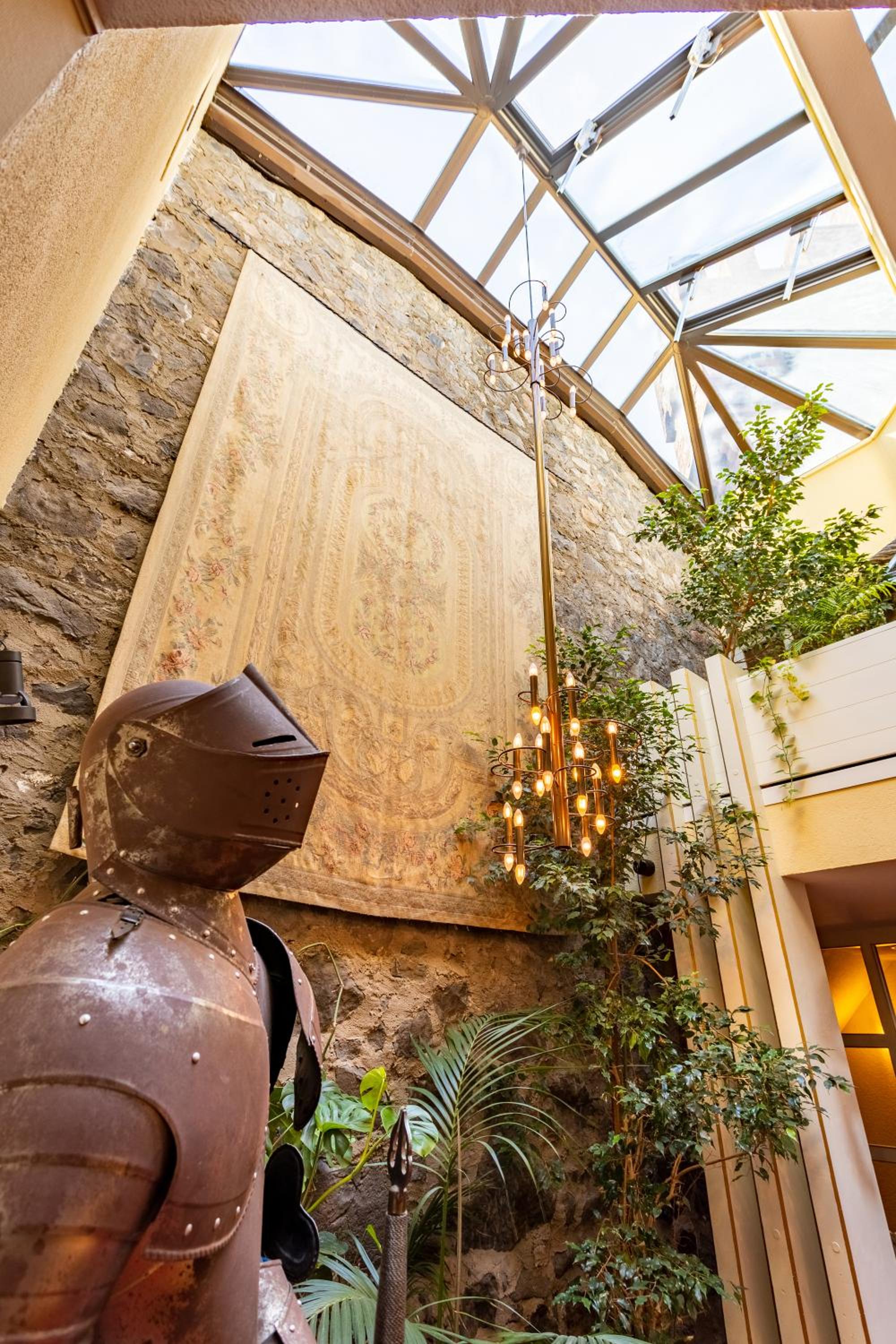 Фото Hotel Burg Staufenberg