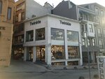 Twinkle Aydinlatma (Istanbul, Beyoglu, Emekyemez Neighborhood, Nazli Hanim Street, 2/1A) ، محلات المصابيح