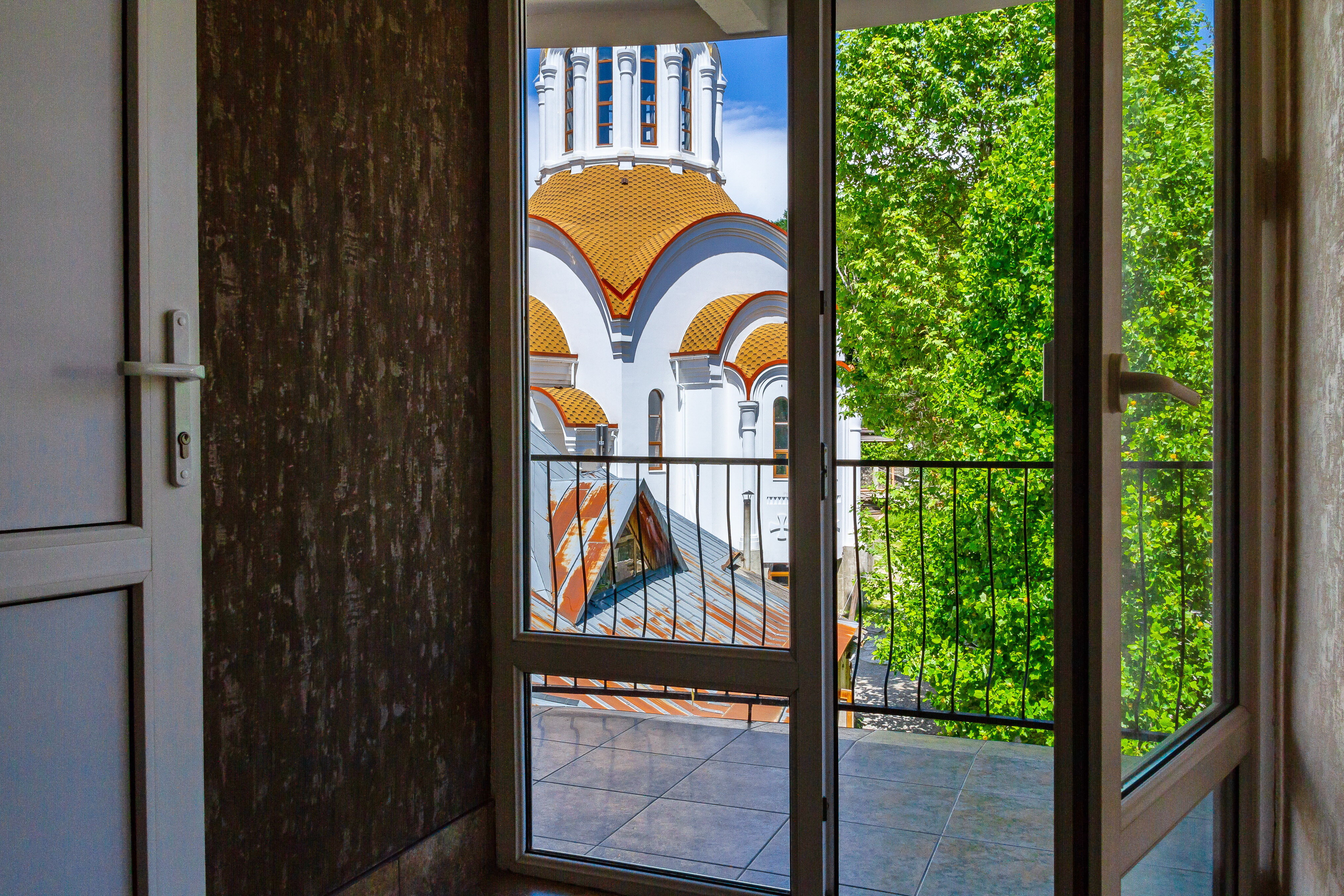 Фото Ирина Лоо центр