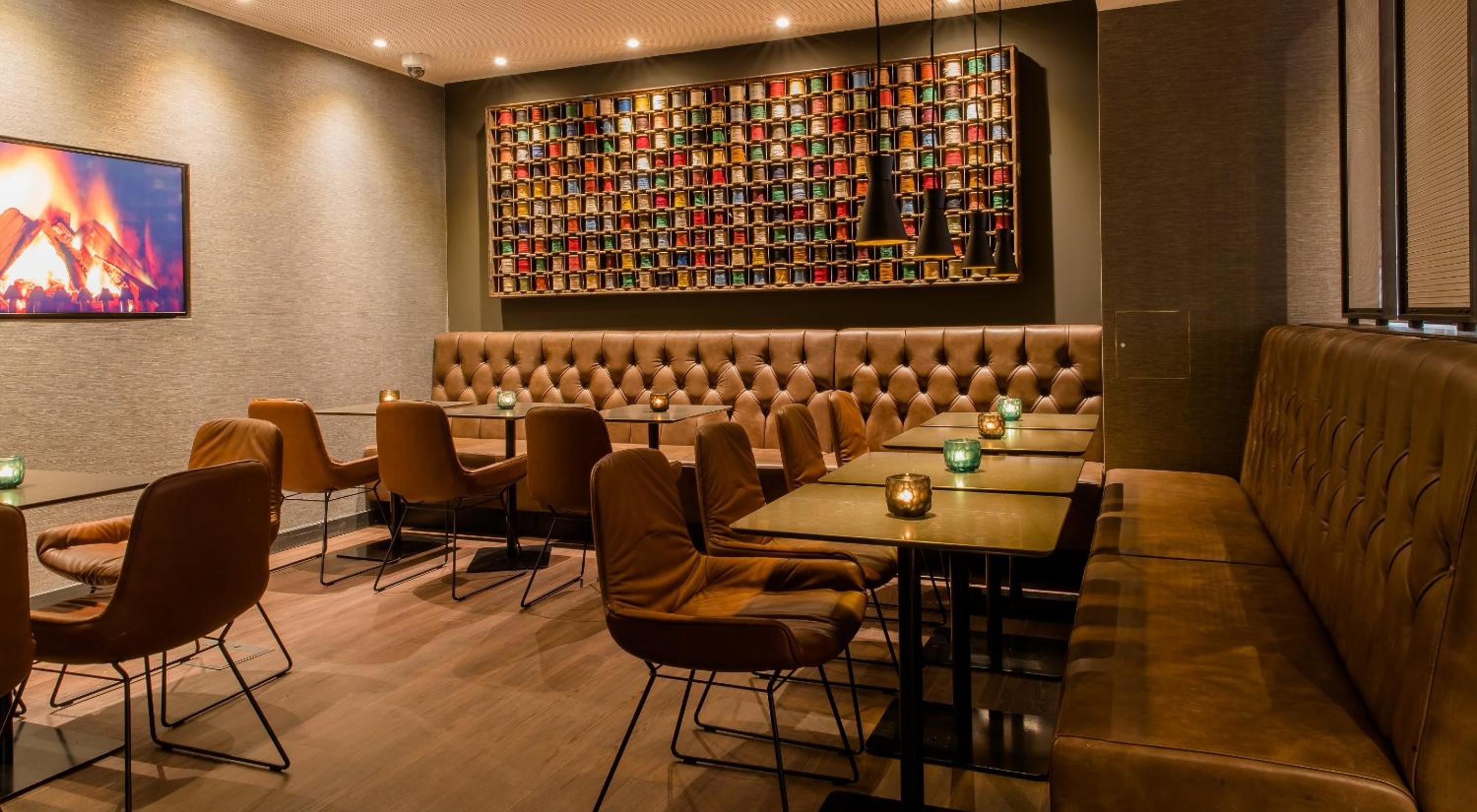 Фото Motel One Manchester - Royal Exchange