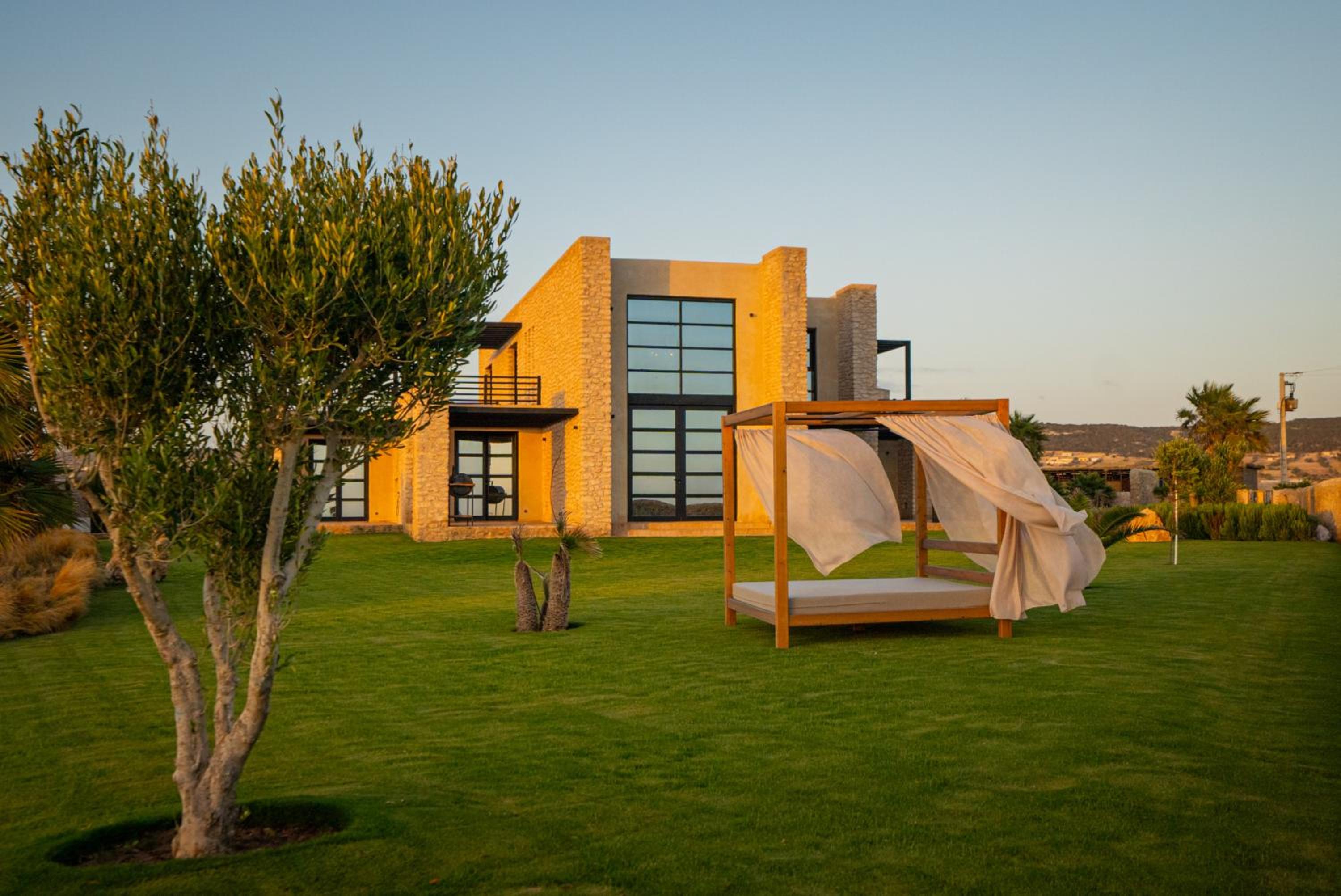 Фото Baberrih Hospitality Palaces & Resorts