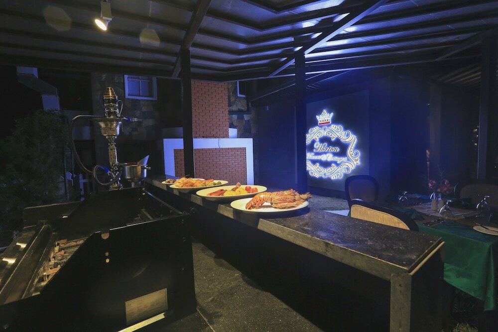 Фото Horton Towers and Cottages