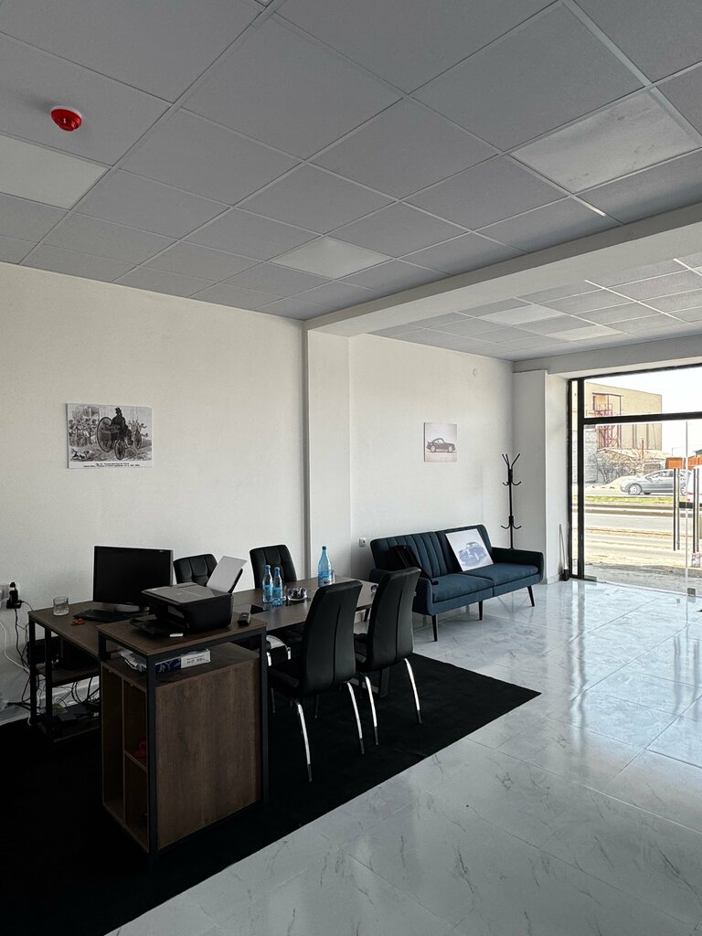 Car dealership Car Nest, Kotayk, photo