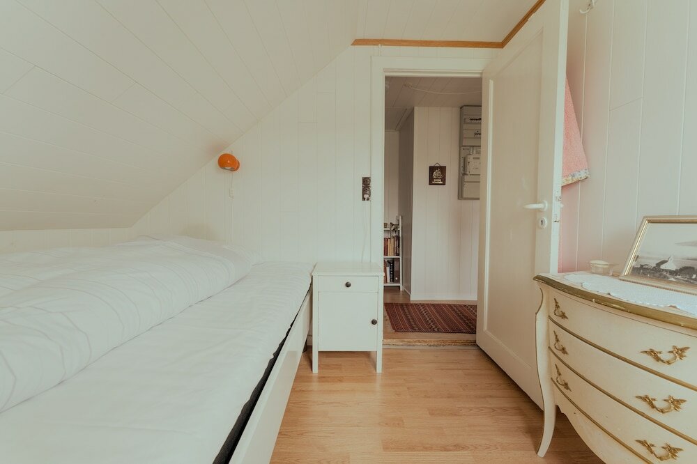 Фото Lovely 4-Br House Sea View Nature