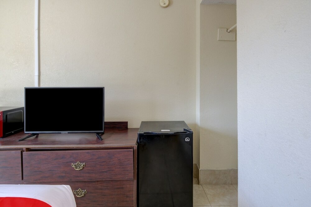 Фото Oyo Hotel Douglas Ga Us 441