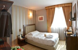 Hotel Royal Falcone (Monza, Corso Milano, 5), hotel