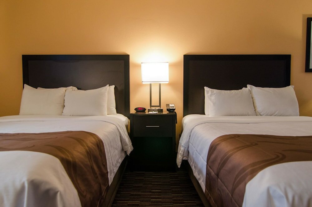 Фото Cottage Grove Inn