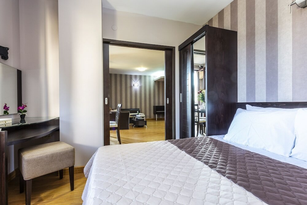 Фото CityHome Aparthotel