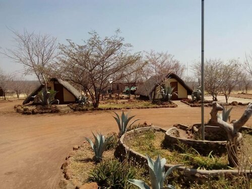Гостиница Liya Lodge and Campsite в Касане