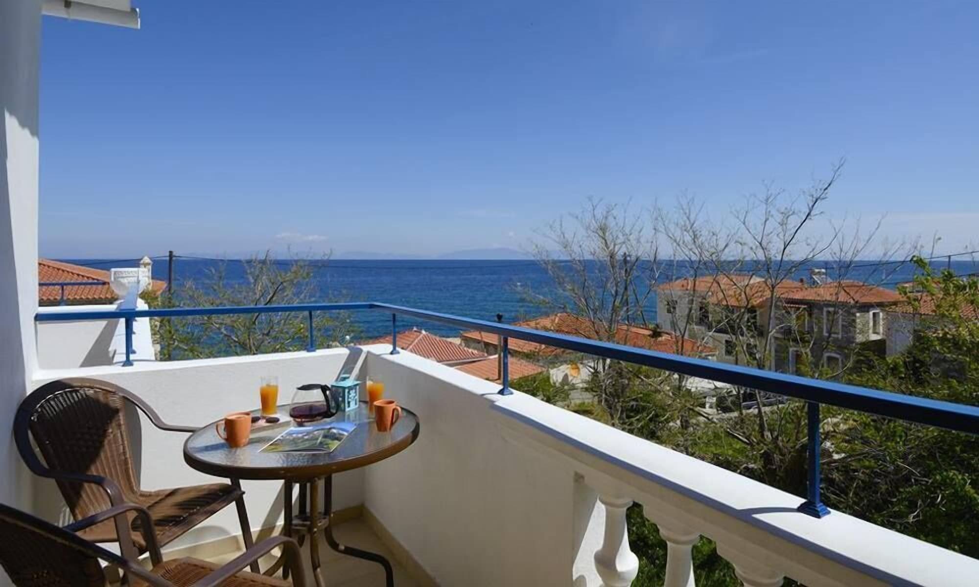 Фото Zafiria Apartments