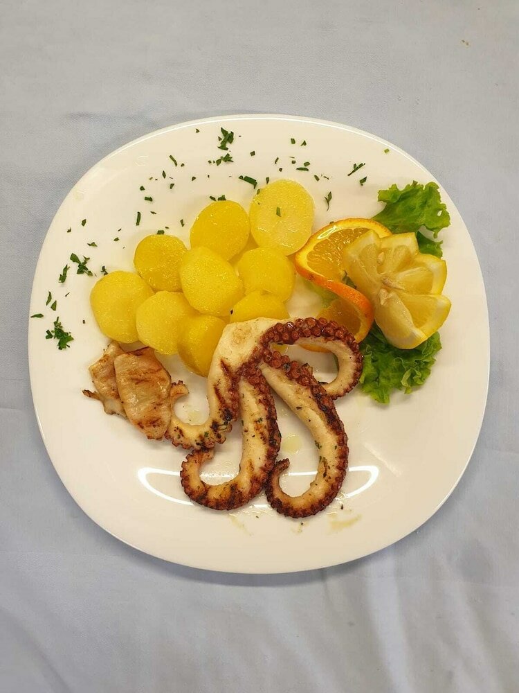 Фото Hotel Embassy Pesaro