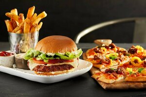 Гостиница Courtyard by Marriott St. Louis Brentwood