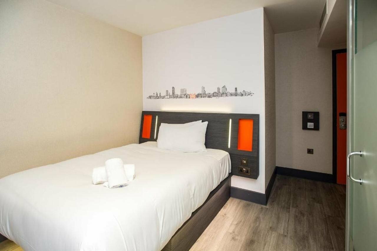 Фото EasyHotel London City Shoreditch