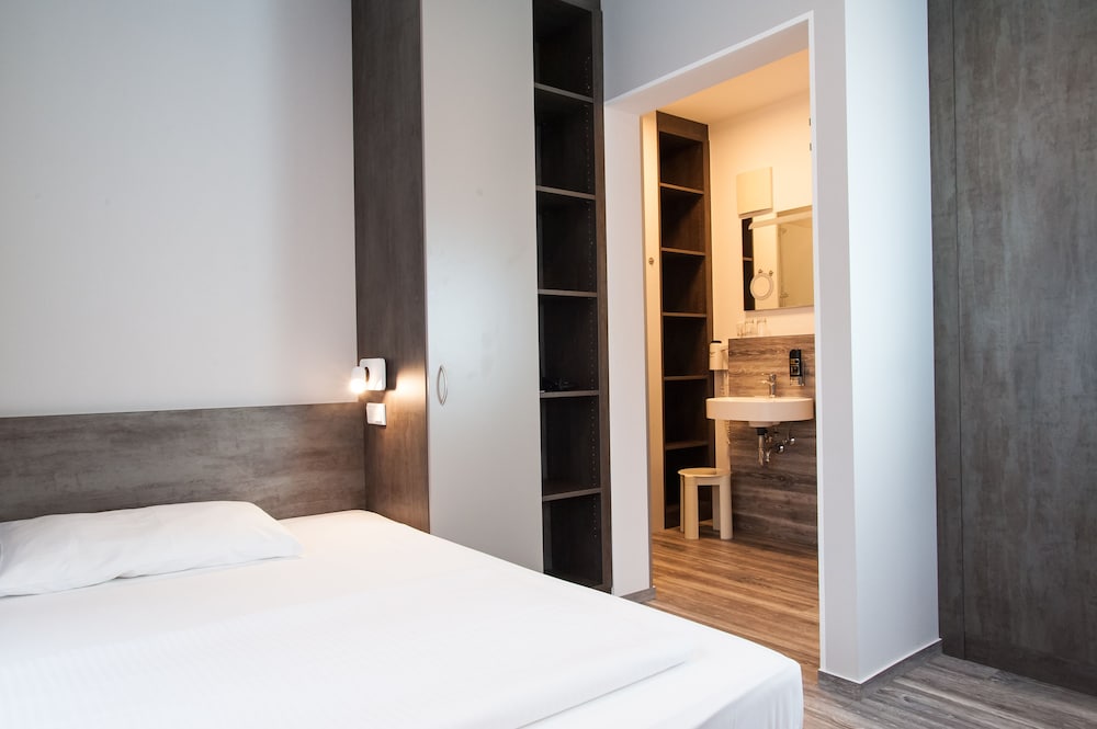 Фото Amalienburg Boutique & Boarding Hotel