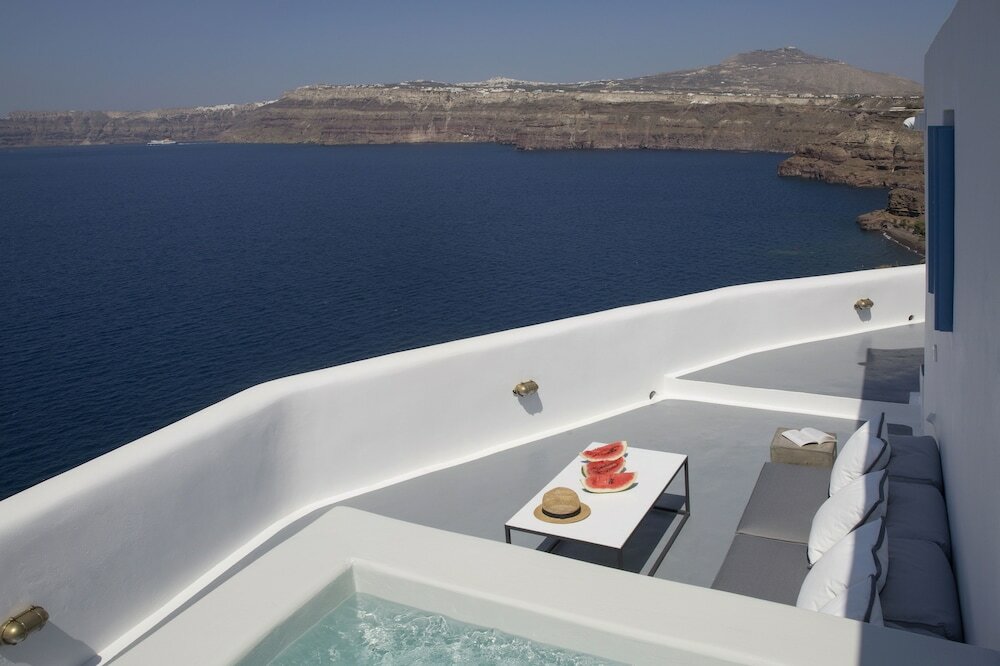 Фото Akrotiri Cove