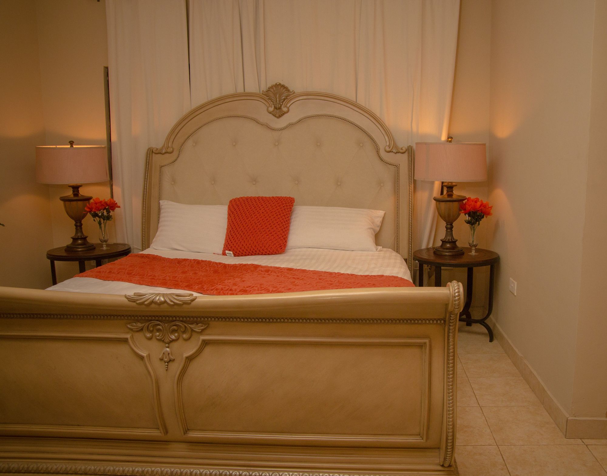 Фото Appiah's Royal Suites