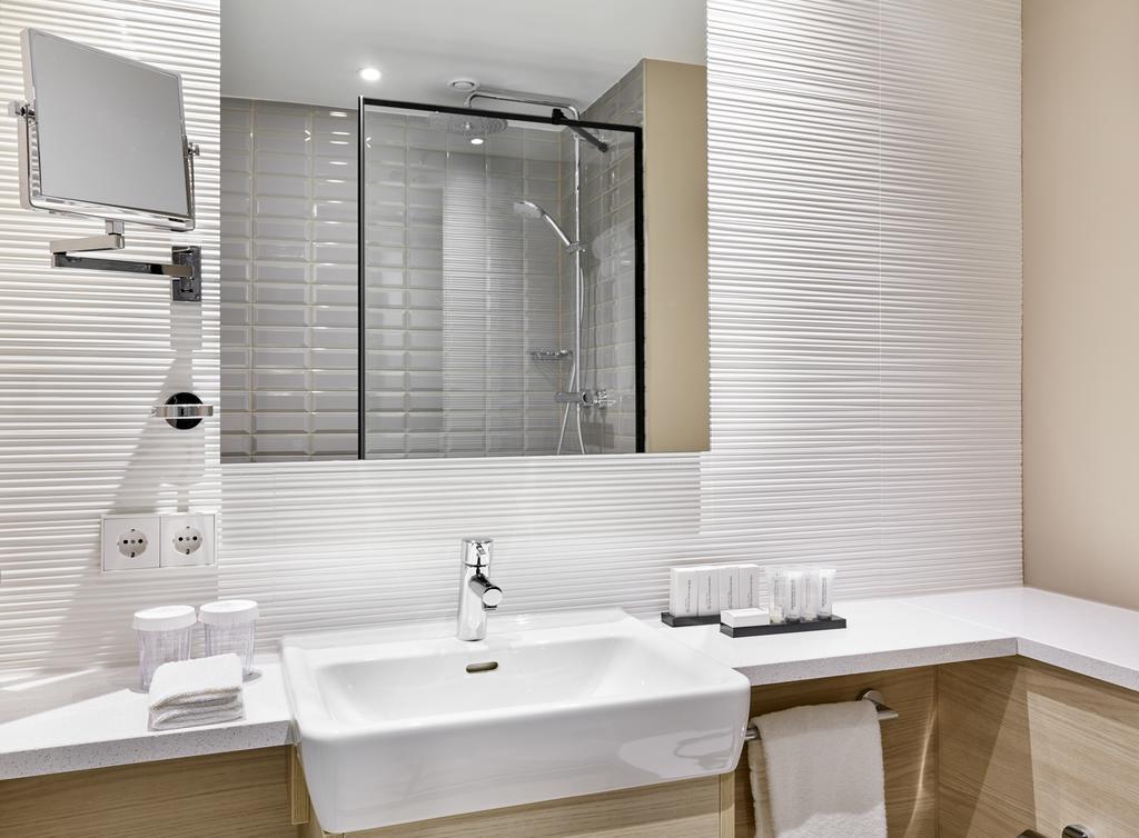 Фото Crowne Plaza City Alster