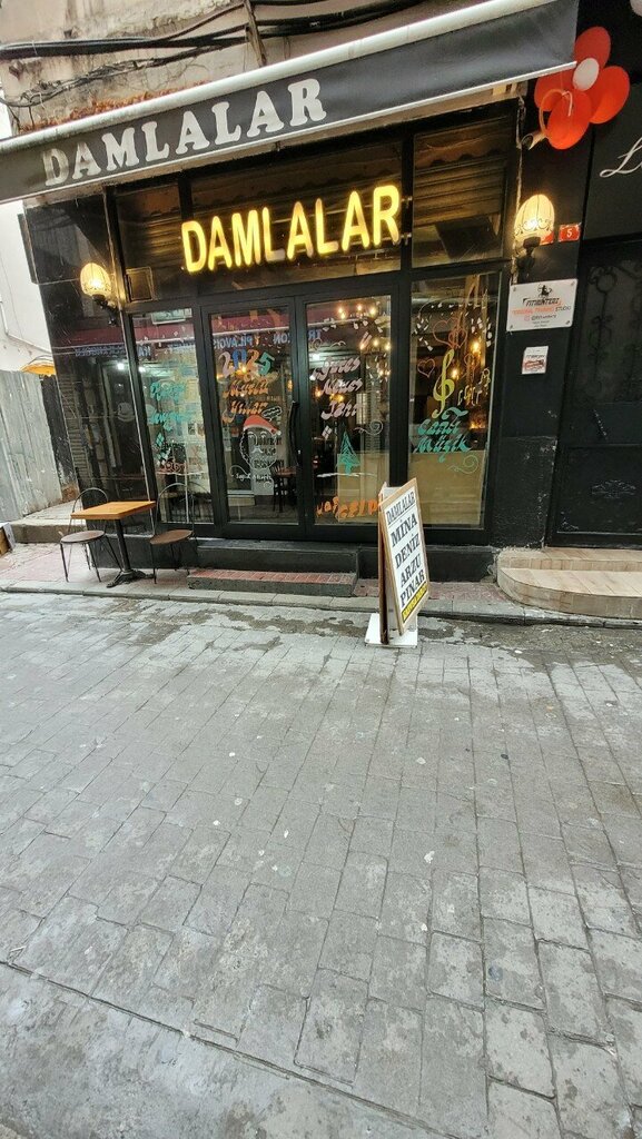 Music club Damlalar, Istanbul, photo