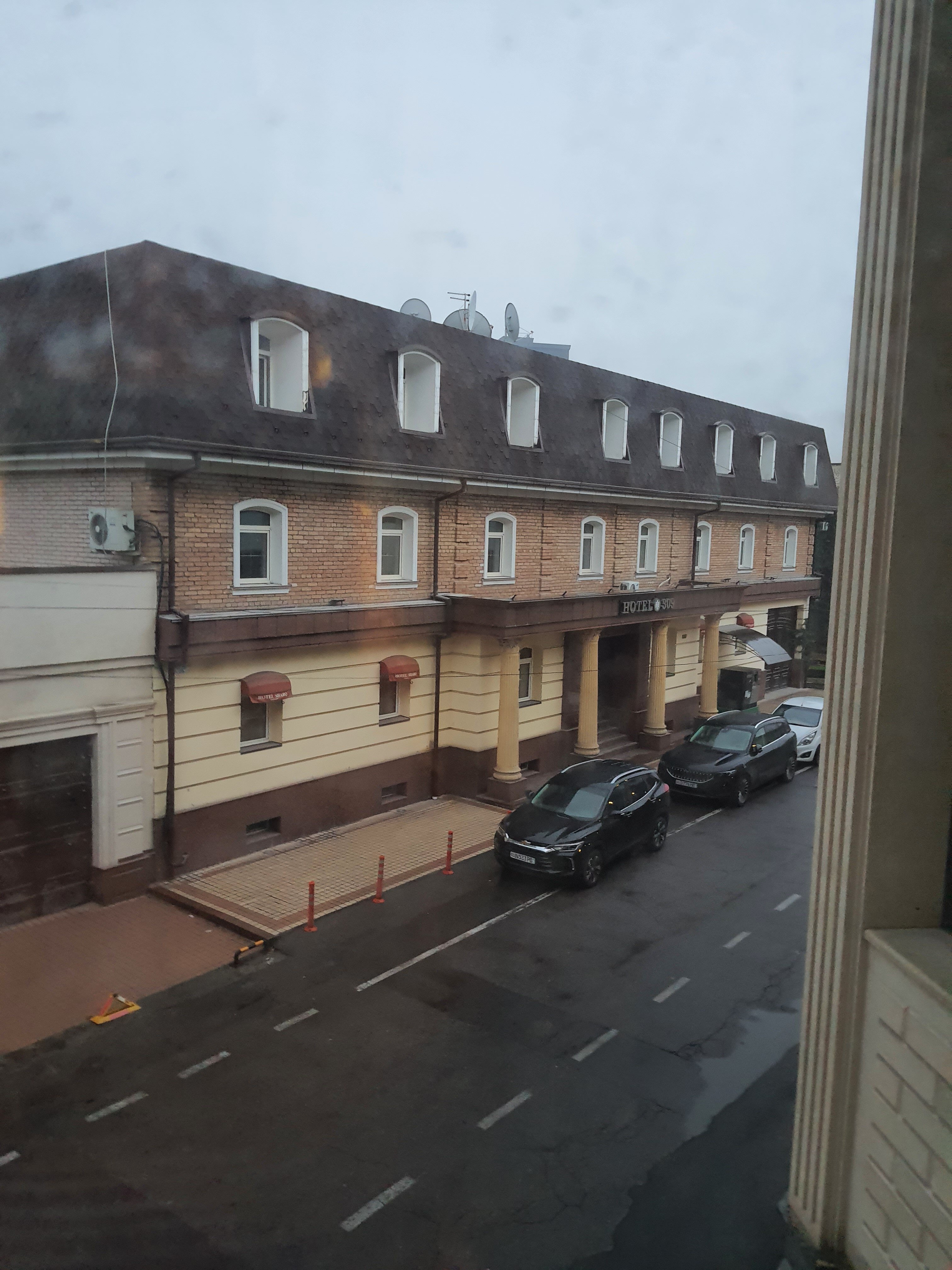 Фото Harris Hotel