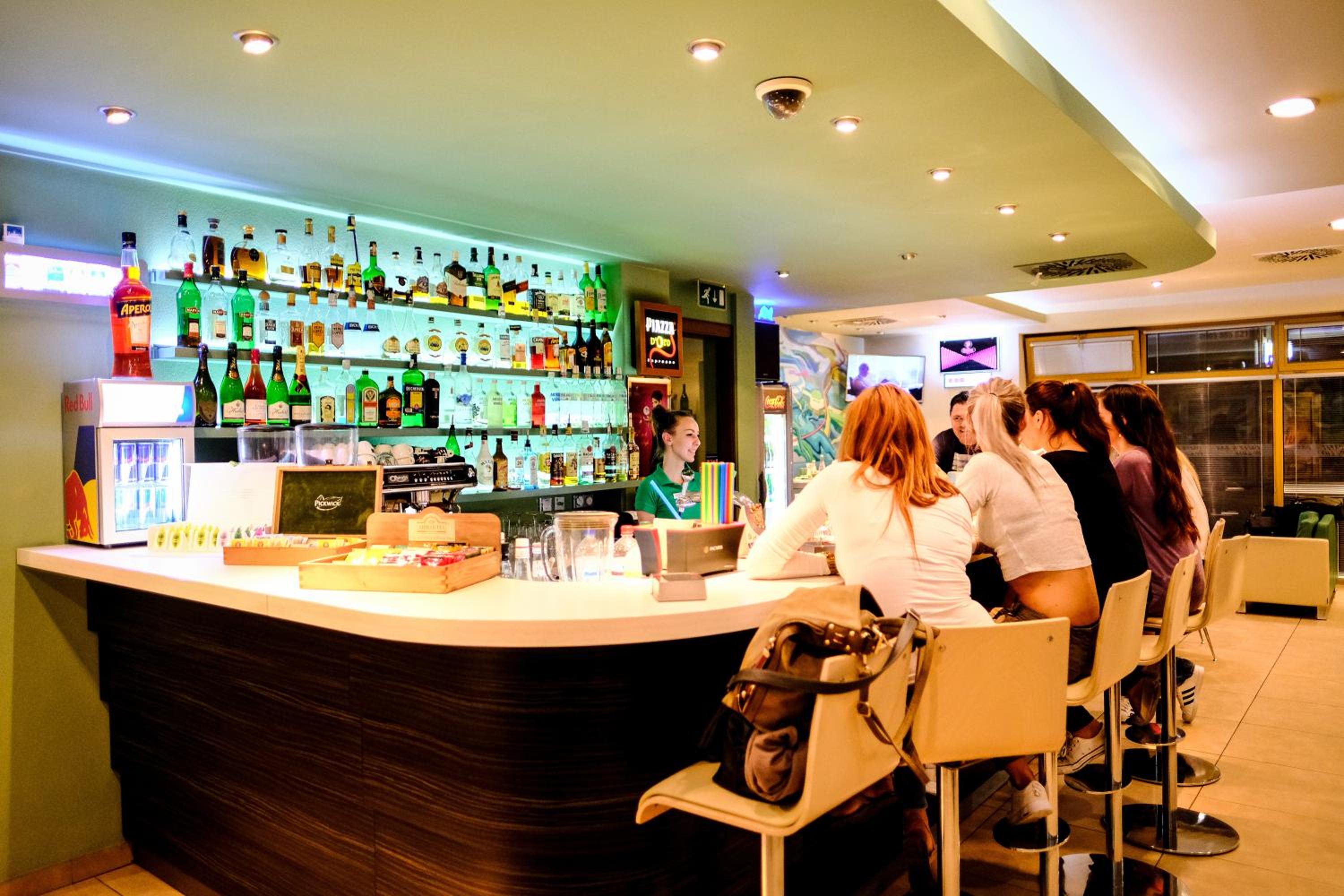 Фото Hotel Deluxe