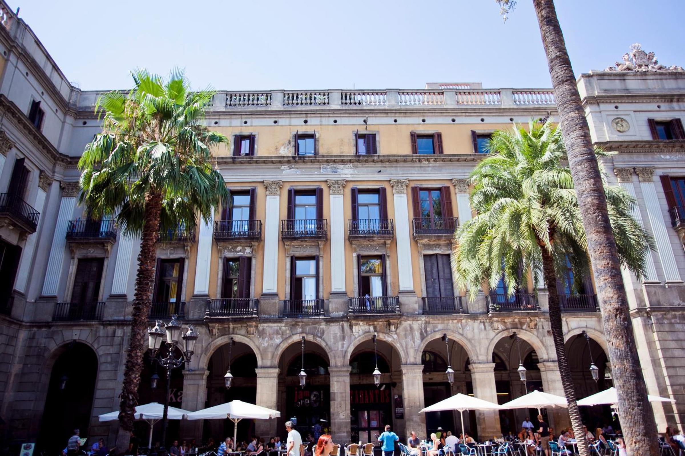 Фото Las Ramblas Pasaje Bacardi Apartments