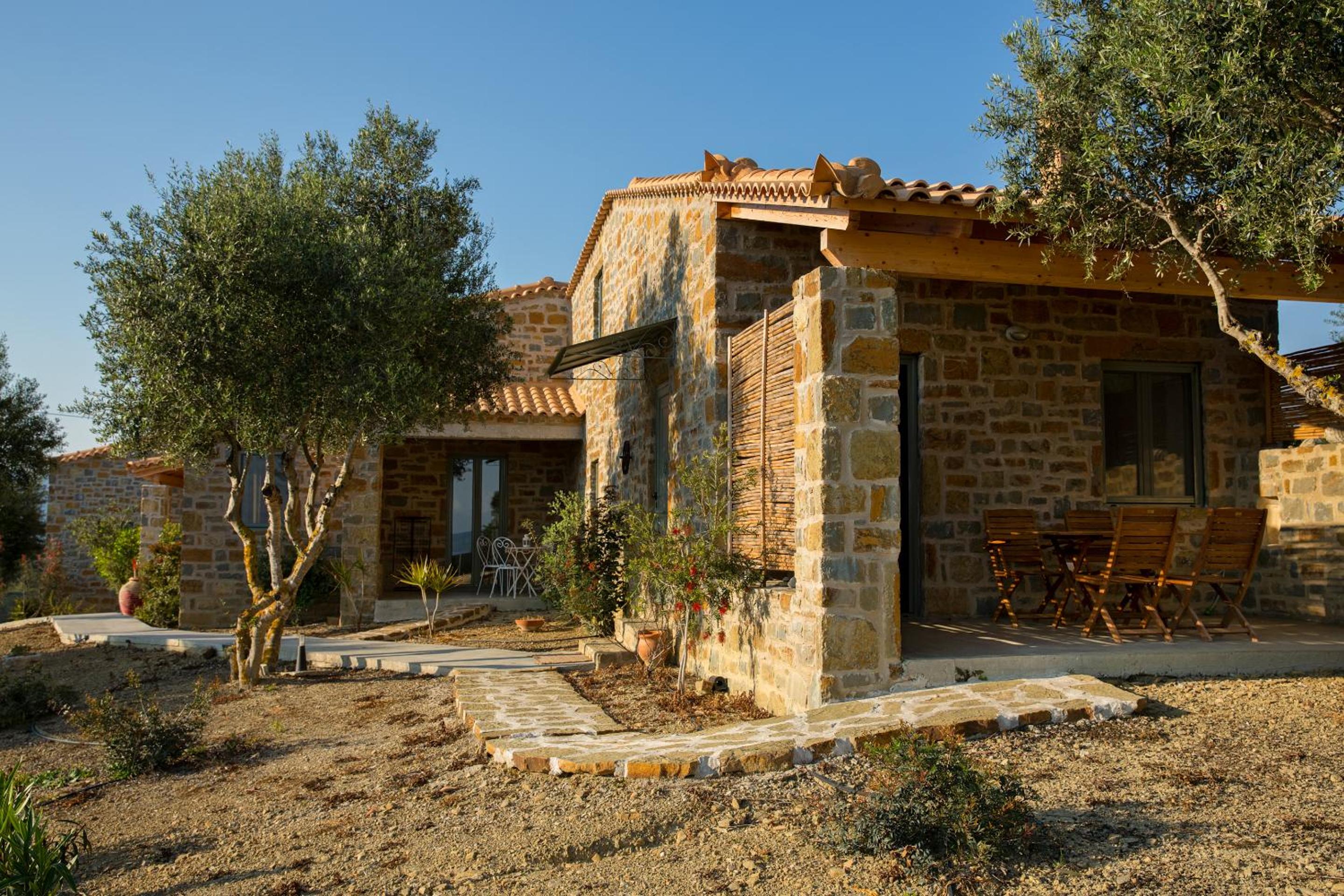 Фото Afentiko Pigadi