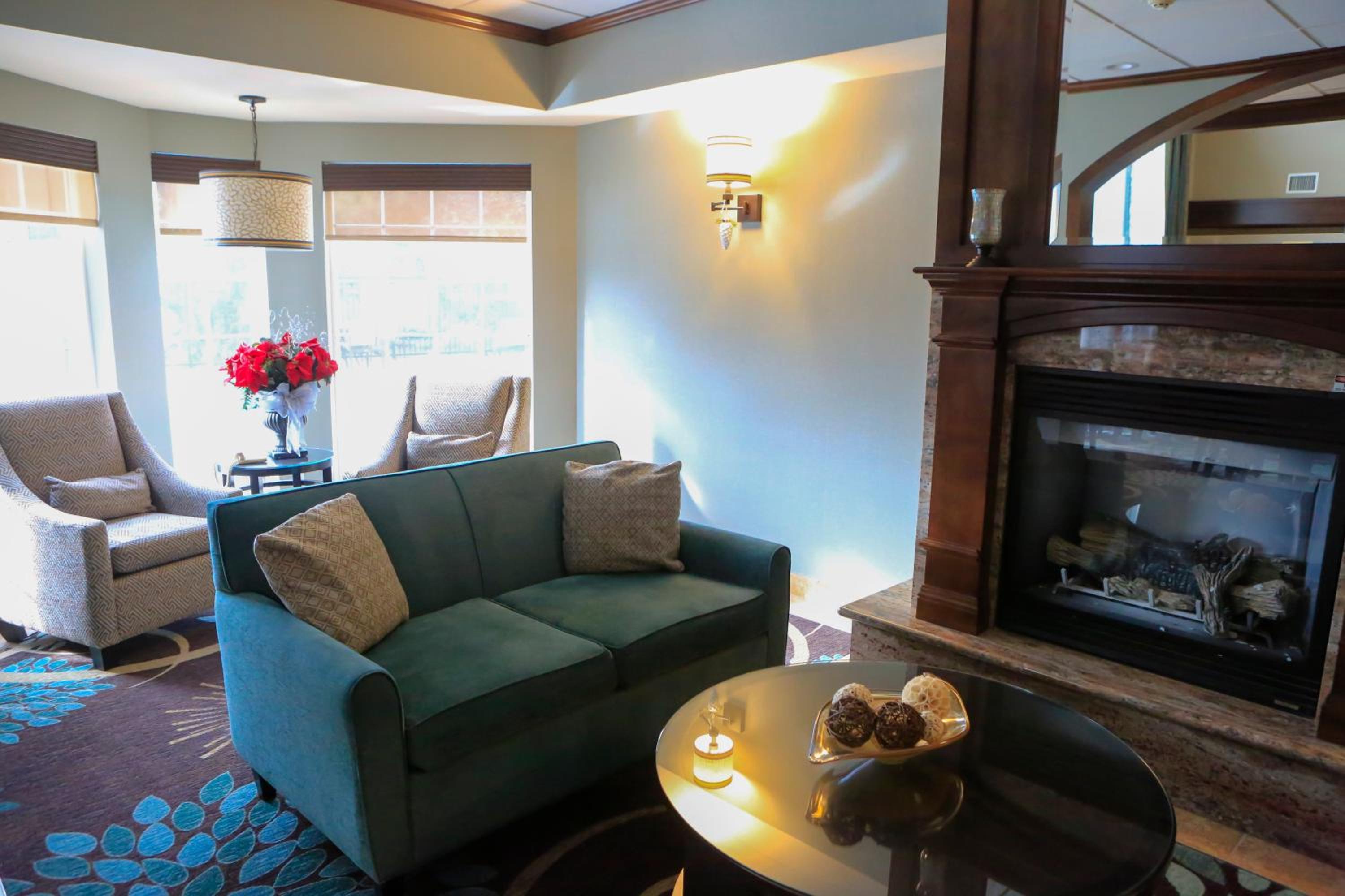 Фото Staybridge Suites Silicon Valley, an Ihg Hotel