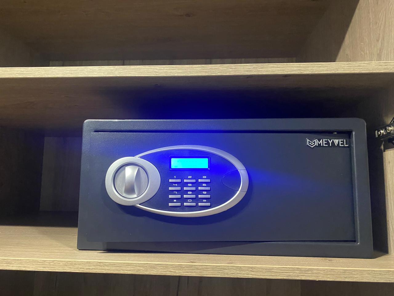 Фото Royal Status