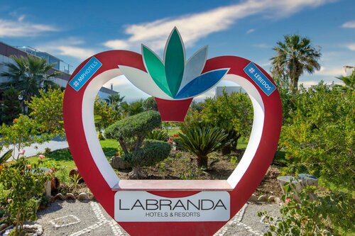 Гостиница Labranda Lebedos Princess в Сеферихисаре