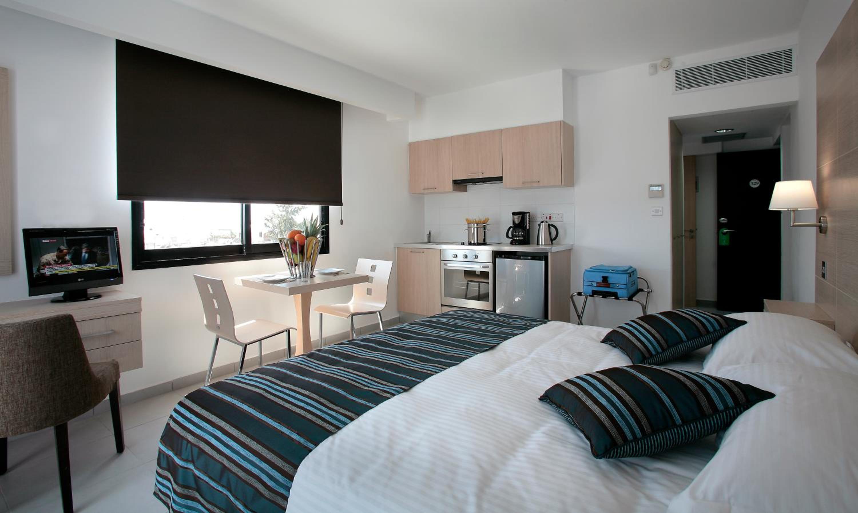 Фото Anemi Hotel & Suites