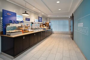 Гостиница Holiday Inn Express Hotel & Suites Grand Rapids-North, an Ihg Hotel