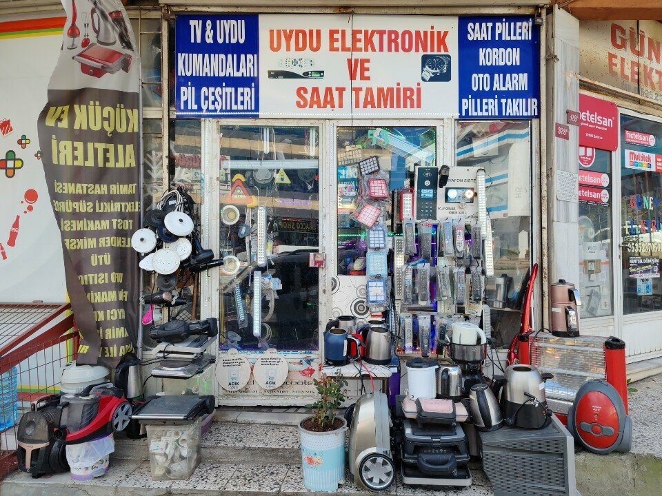 Electronic devices and components Satellite Electronics, Istanbul, photo