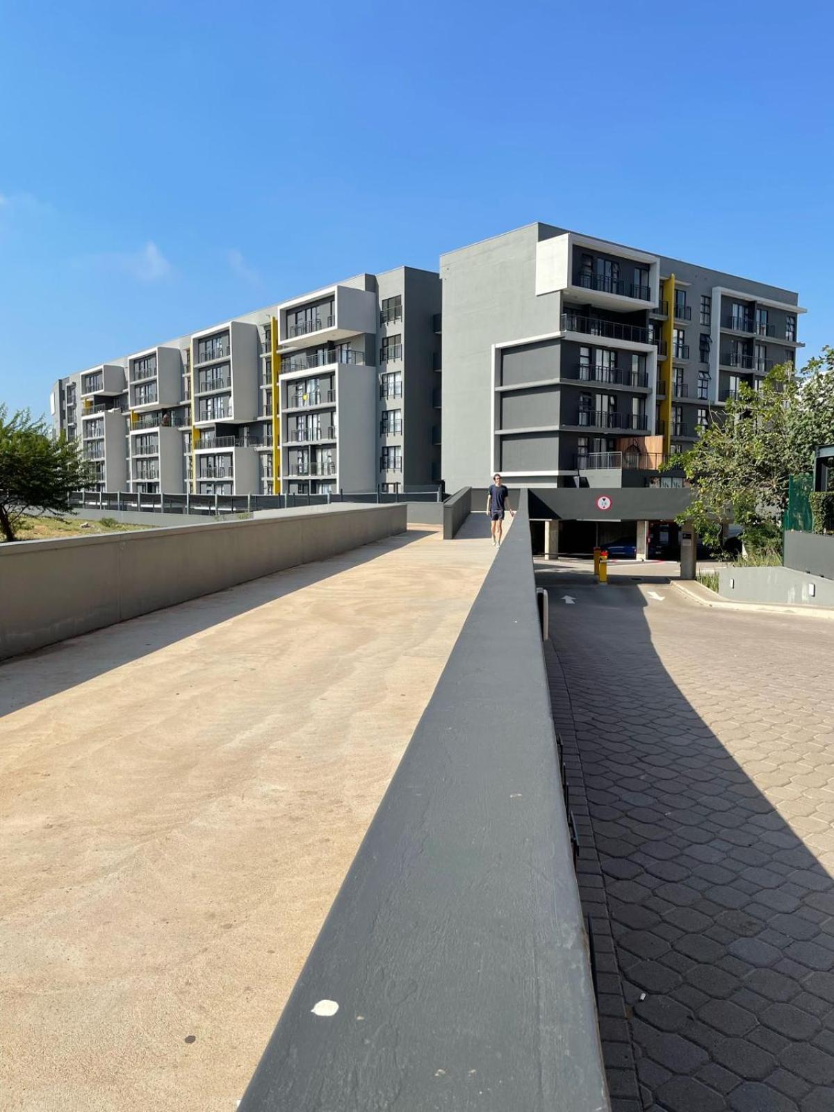 Фото The Residence at Urban Park