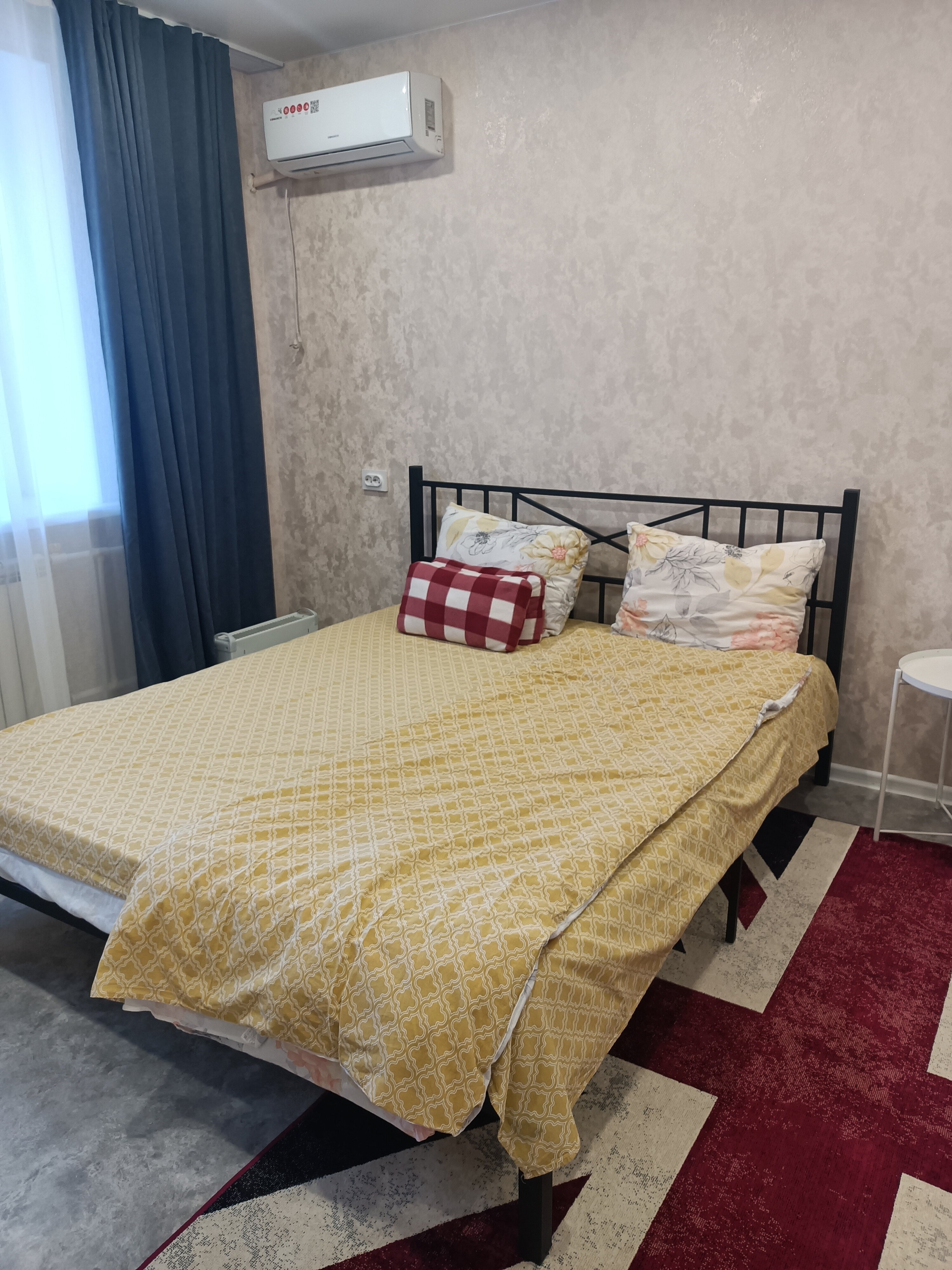 Фото Апартаменты Яркий 2 этаж