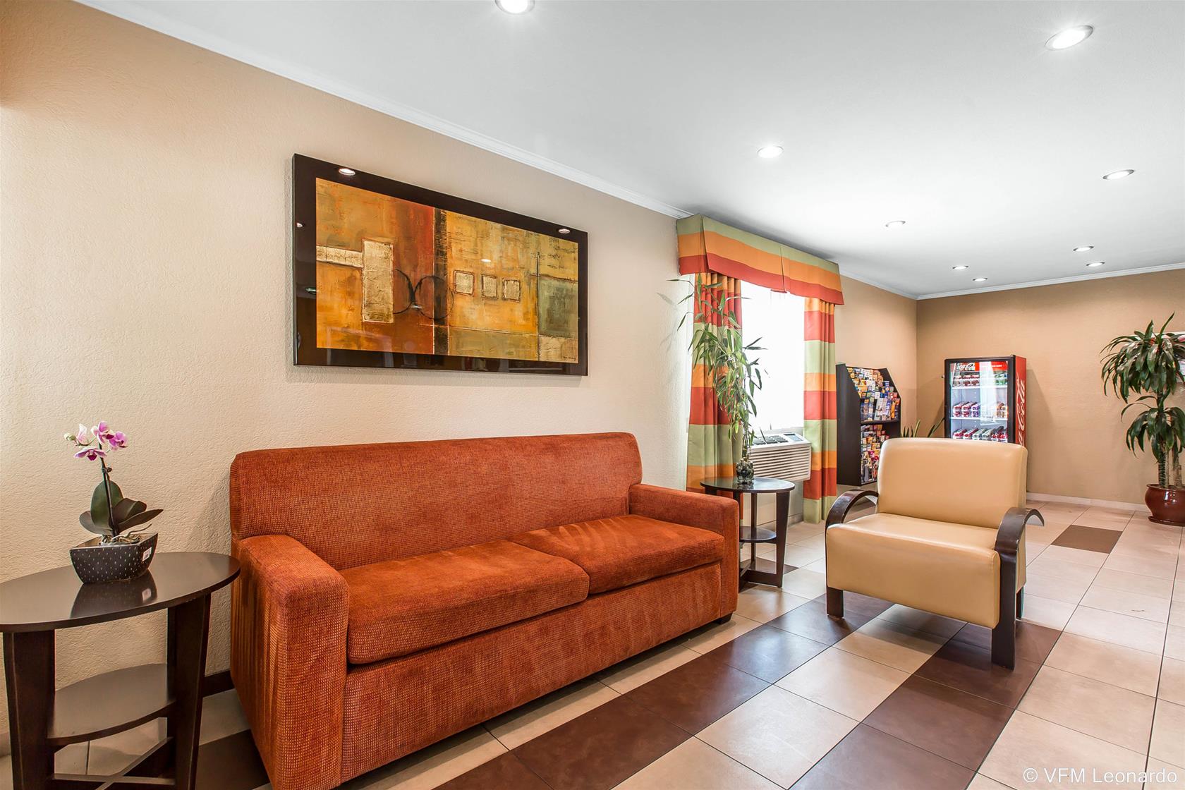 Фото Econo Lodge Inn & Suites El Cajon San Diego East