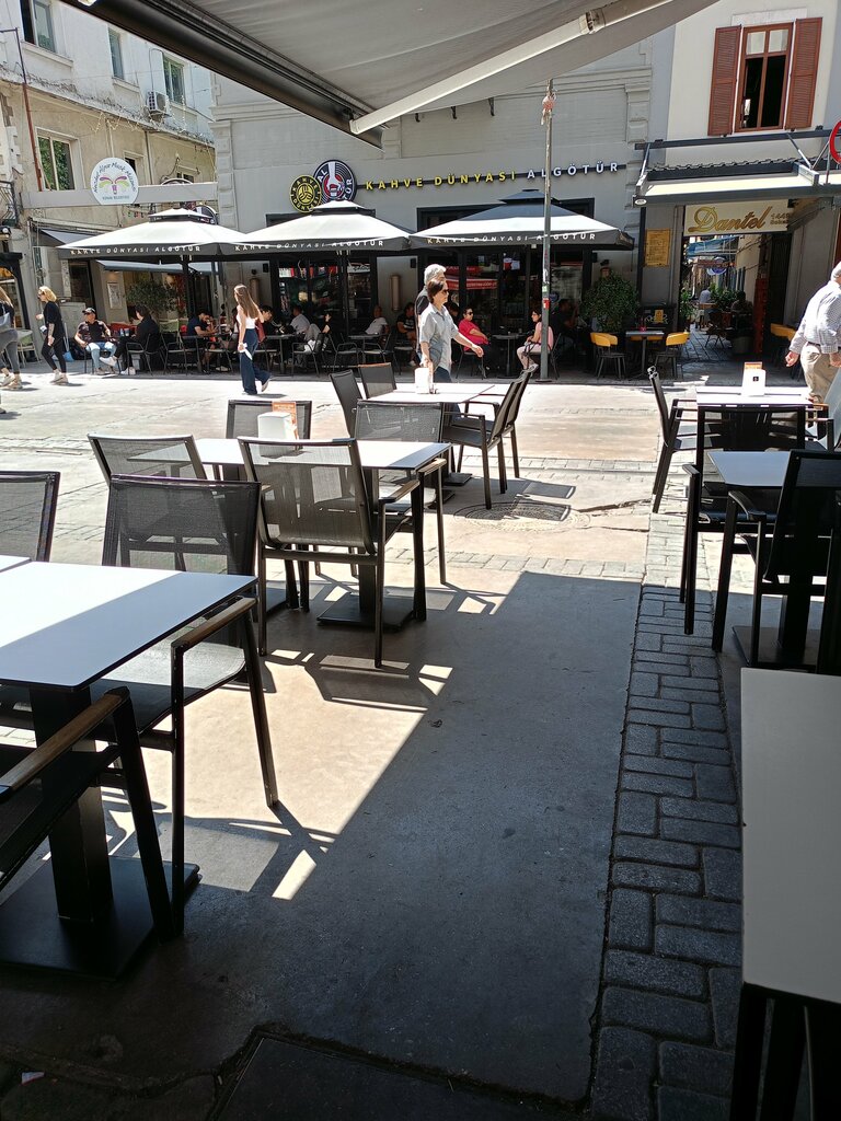 Cafe Coffee World Takeaway - Cyprus Martyrs Alsancak, Izmir, photo