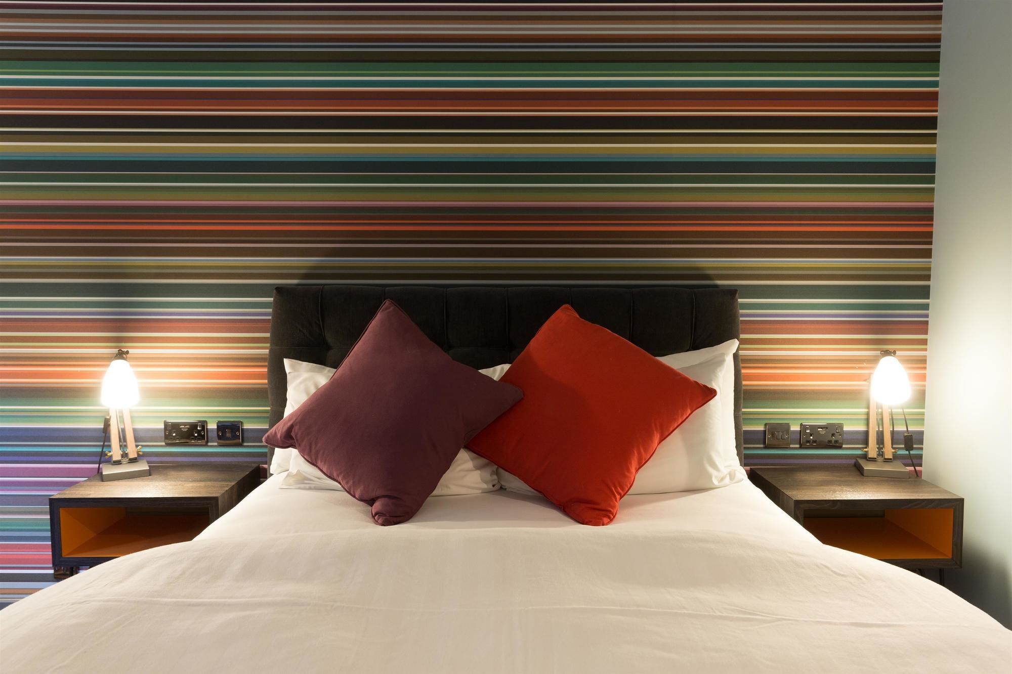 Фото Village Hotel Leeds South