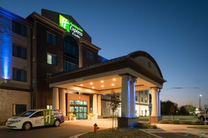 Гостиница Holiday Inn Express and Suites Kansas City Airport, an Ihg Hotel