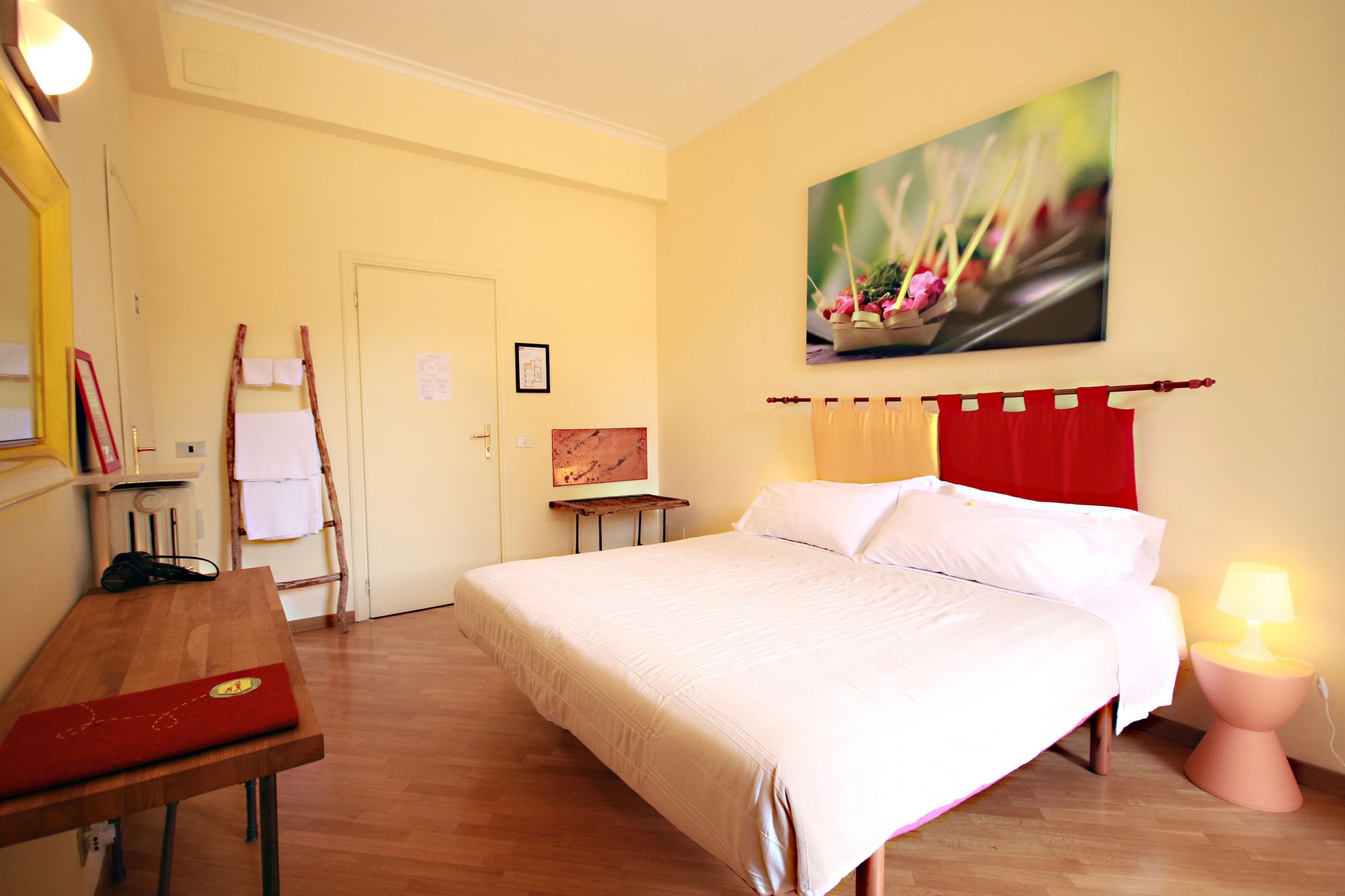 Фото The Beehive