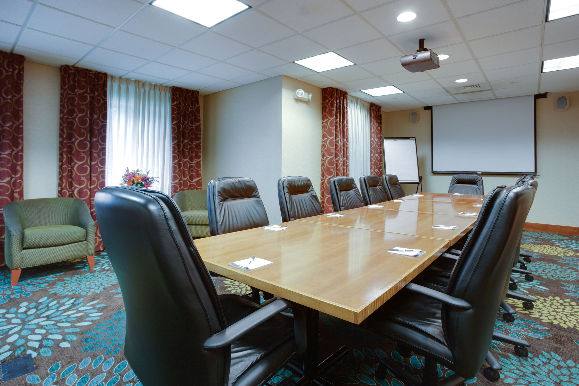 Фото Staybridge Suites Corning, an Ihg Hotel