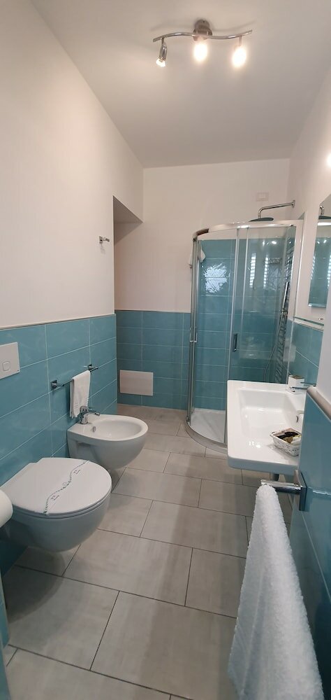 Фото Hotel Damanse